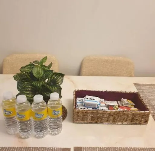 Apartment 2br Unit In Smdc Shore 3 With Pool Access *